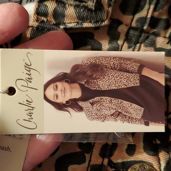 NWT Charlie Paige Denim Animal Print Jacket - Picture 2 of 9